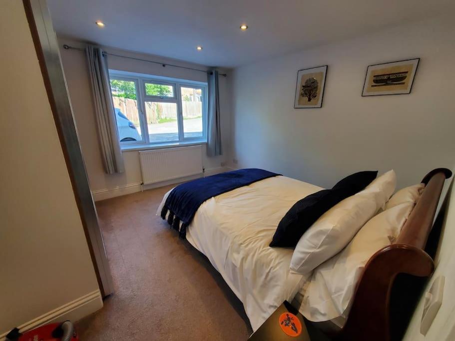 Central Windsor 2 Bedroom Flat With Free Parking Zewnętrze zdjęcie