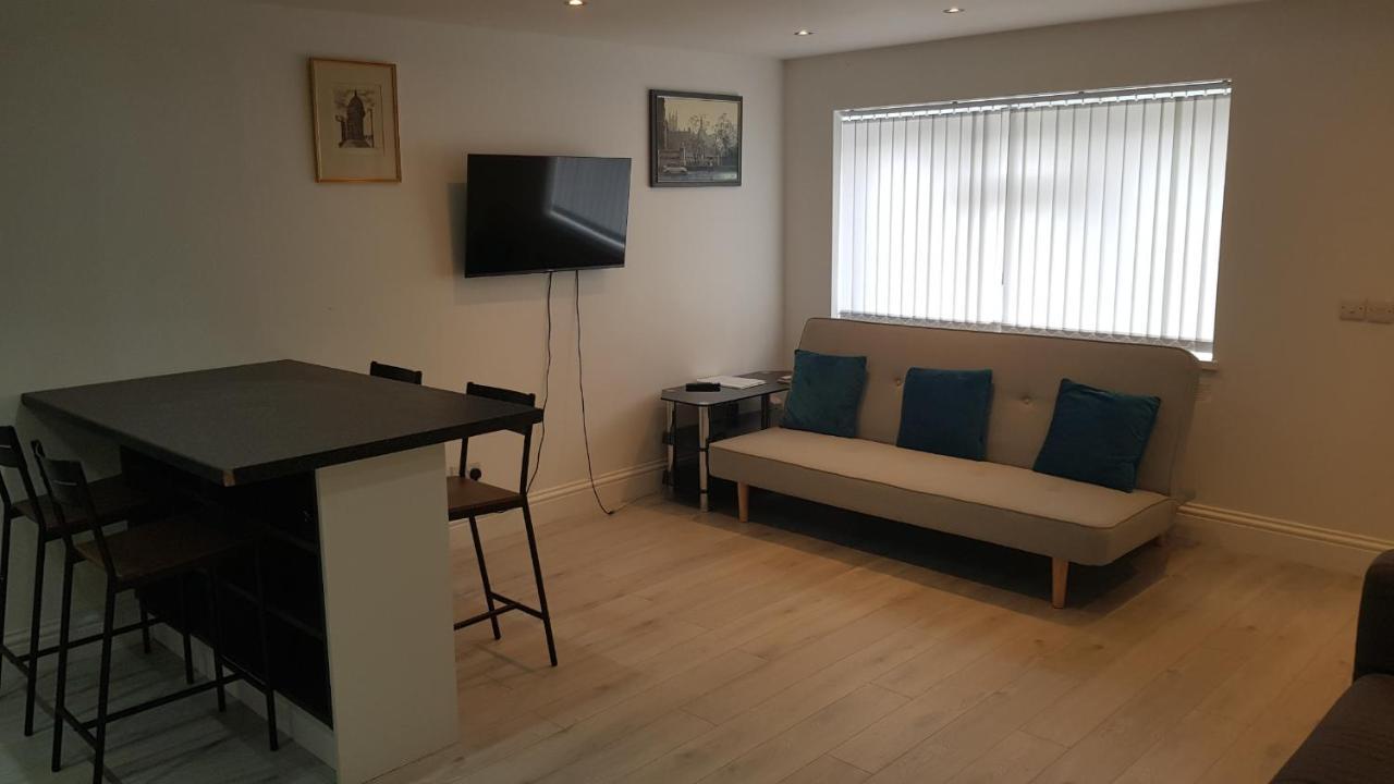 Central Windsor 2 Bedroom Flat With Free Parking Zewnętrze zdjęcie